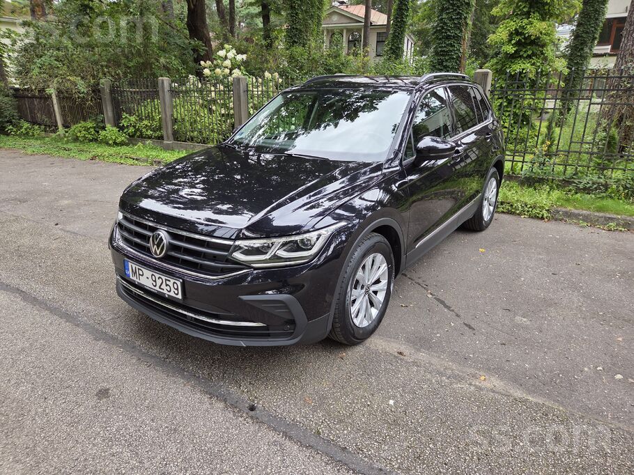 Pārdod - Tiguan Life / 1.5 Tsi Dsg-7 110 kw / 150 Zs / "Deep Black" melna me