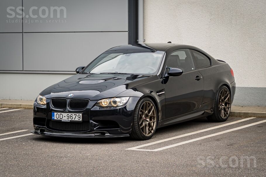 BMW M3 309kw 414zs 4.0 benzīns Mehānika.
Modelis: M3 M-Sport Package
Ja