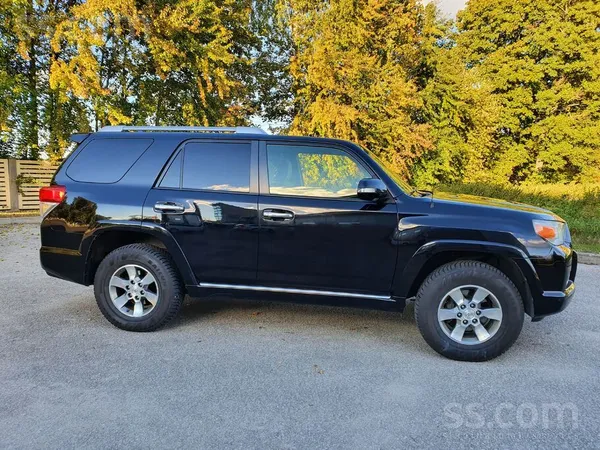 Toyota Uzņēmums pārdod Toyota 4-Runner teicamā tehniskajā