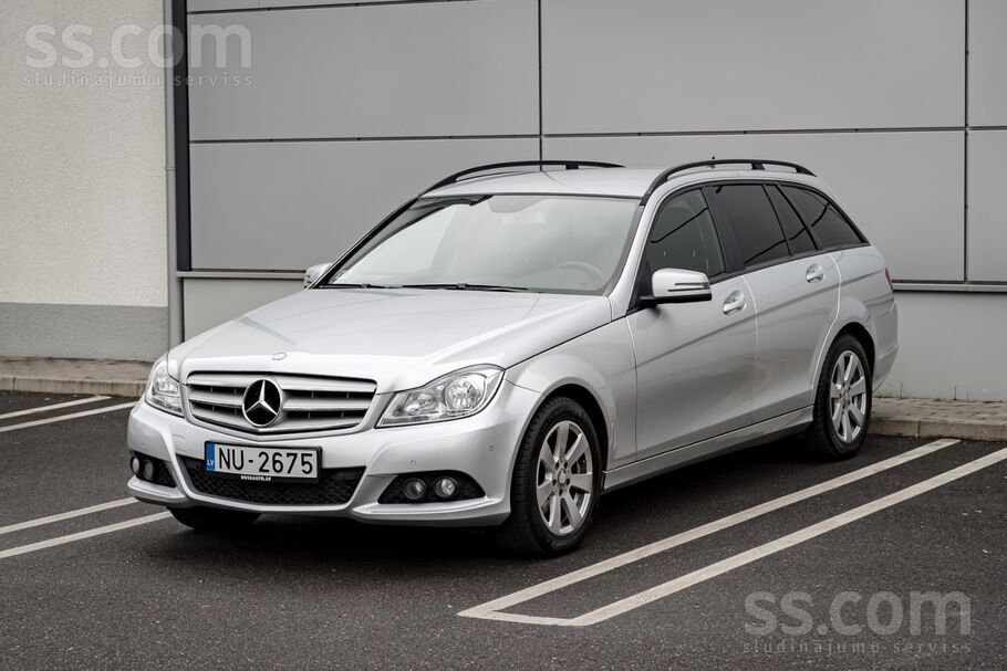 Mercedes-Benz C200 Facelift 2.2 dīzelis 100kw, Mehānika.
Auto labā tehni
