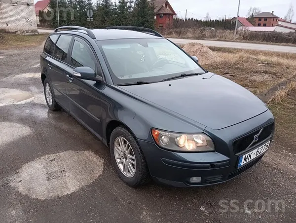 Volvo В хорошем состоянии для своих лет. Новая Акб, нова