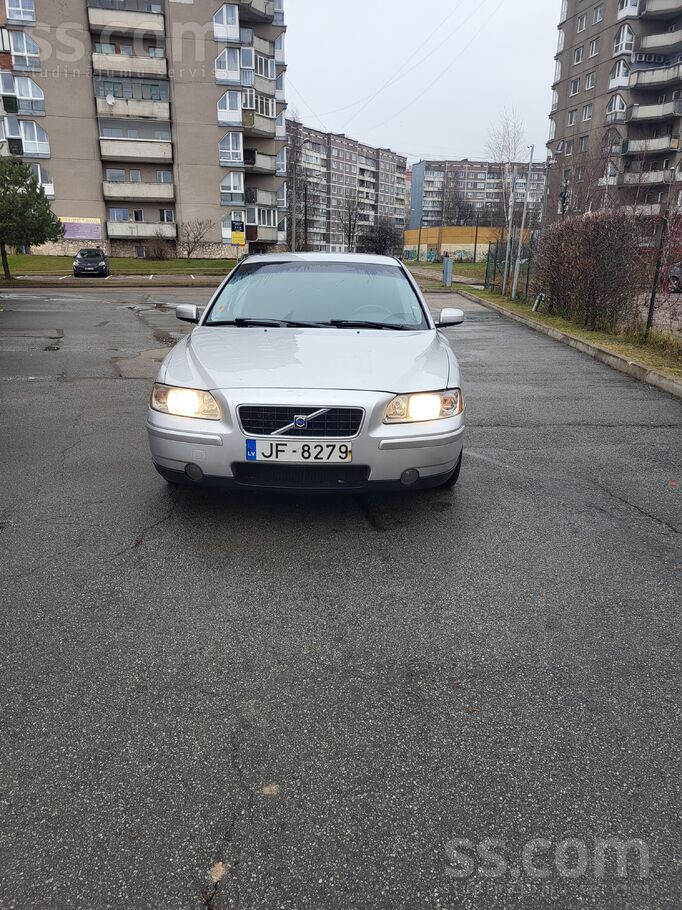 Volvo В связи с покупкой другого авто Продаю volvo S60. 