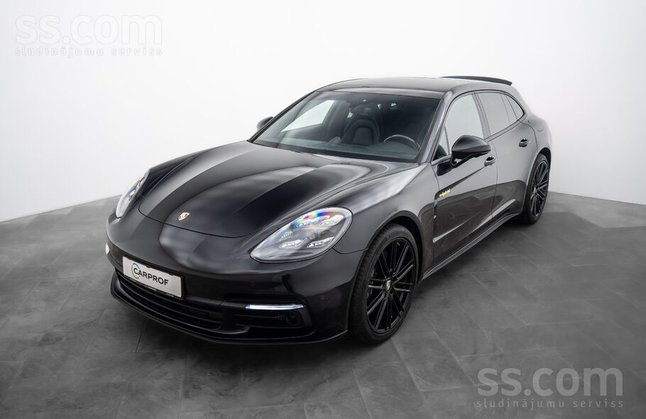 Porsche Porsche Panamera 4 E-Hybrid Sport Turismo. 
