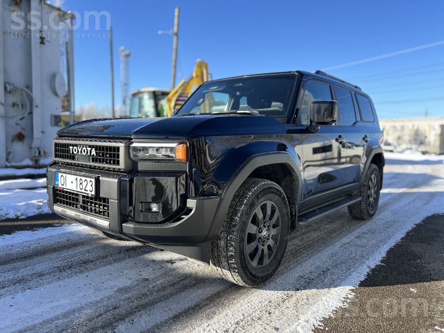Toyota Uzņēmums pārdod Toyota Land Cruiser. 