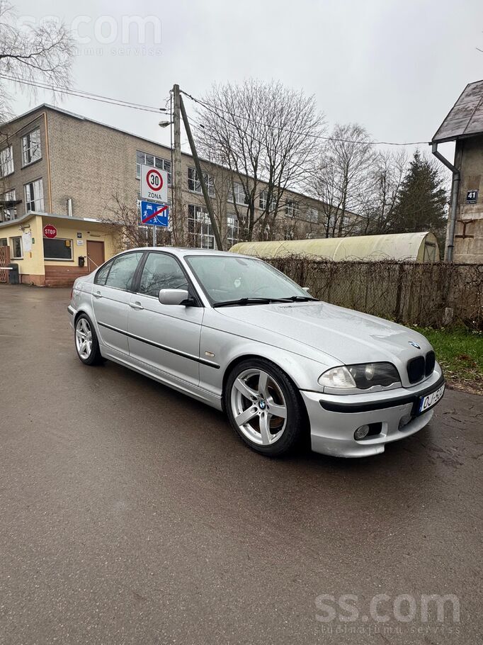 Pārdodu bmw 328i ar oriģinālo rūpnīcas m paku, auto labā tehniskā un vizuālā