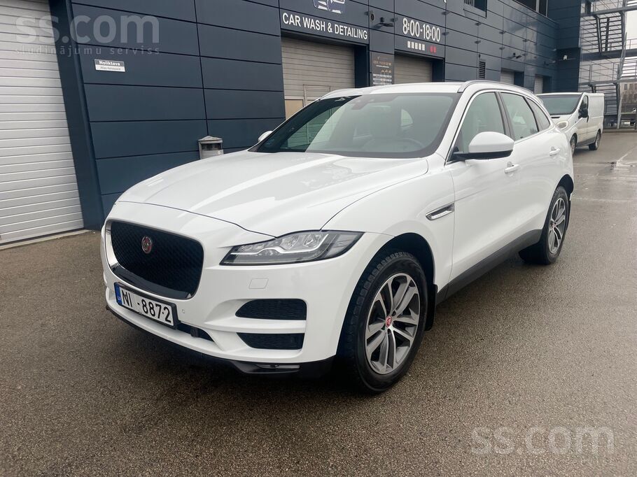 Jaguar Uzņēmums pārdod labu un uzturētu automašīnu Jaguar