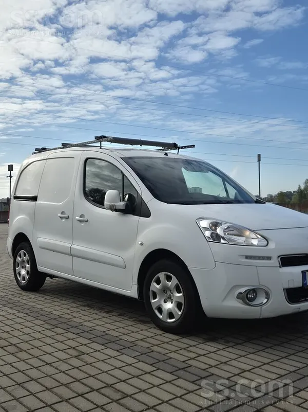 Peugeot Labdien, pārdošanā ir brīnišķīga automašīna. Viss 