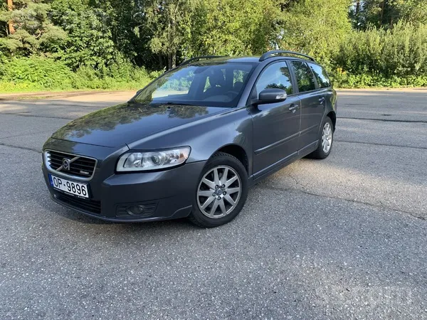 Volvo V50 - 1
