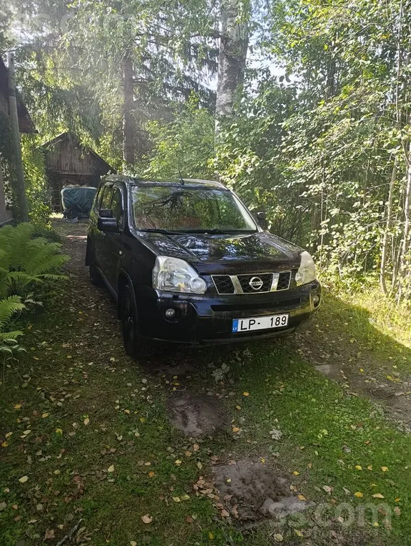 Nissan Tiek pārdots Nissan X-Trail automāts ar galvas blī
