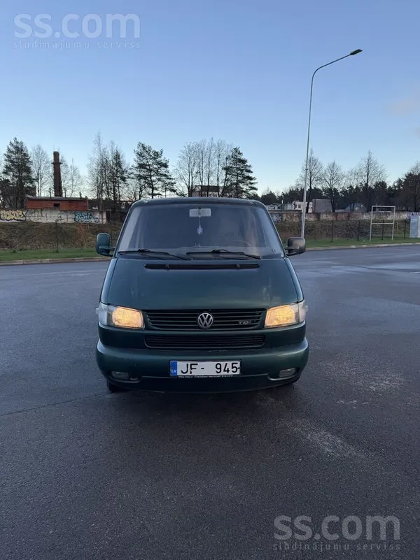 Volkswagen Labs multivan busiņš, pirms apskates tika savests 