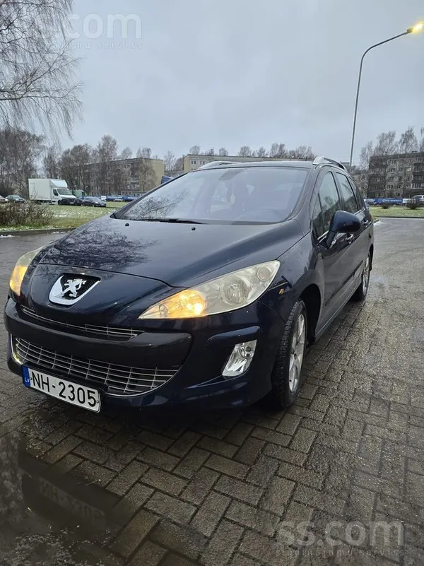 Peugeot Īpašnieks pārdod uzticamu auto. 