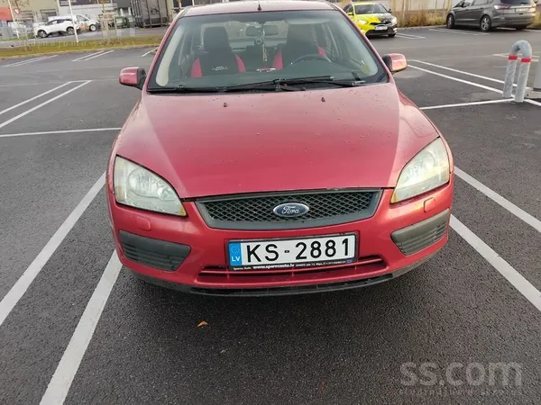 Ford Газ-бензин. Продаю экономичный, ухоженный и уютный