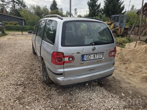 Volkswagen Sharan - 1