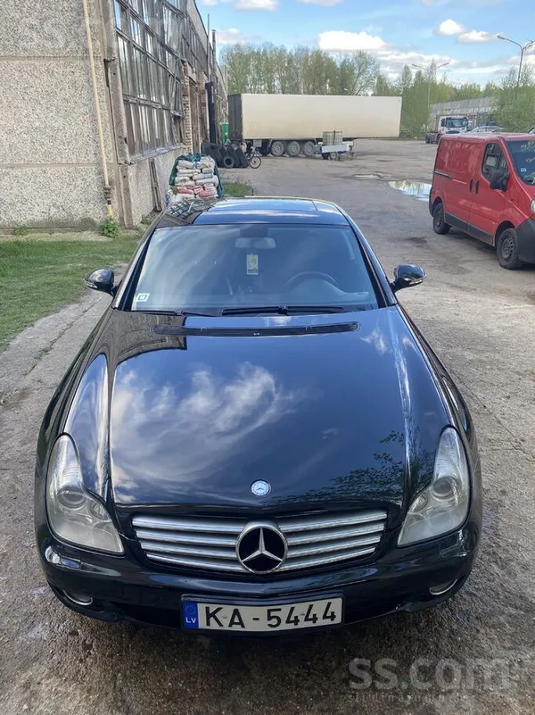 Mercedes Авто в отличном состоянии , вложений не требует , 