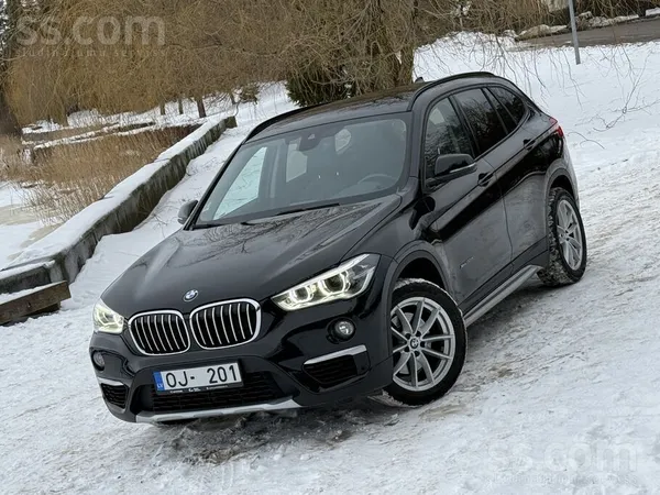 BMW Pardodu BMW X1 X-Drive ar 2.0D-140Kw motoru. Mašin