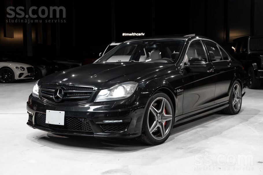 Pārdod Mercedes Benz C63 Amg sedan facelift (w204) ar 6, 2l v8 atmosfērisku