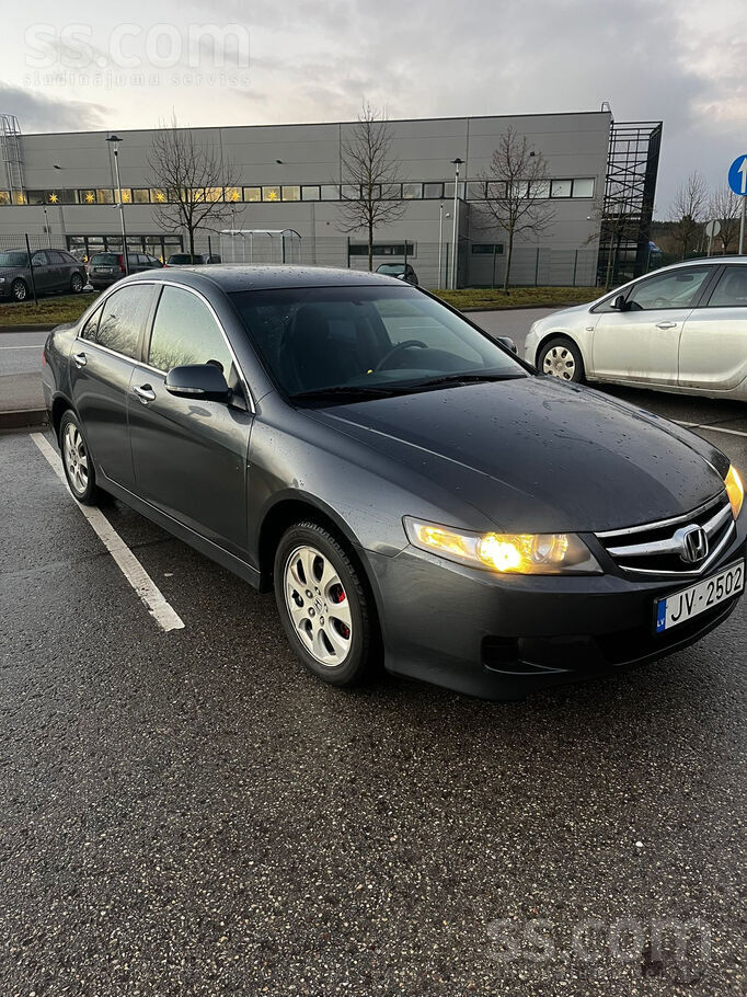 Pārdodu auto izcilā stāvoklī. Cienītie pircēji - labi uzturēta tehnika nekad