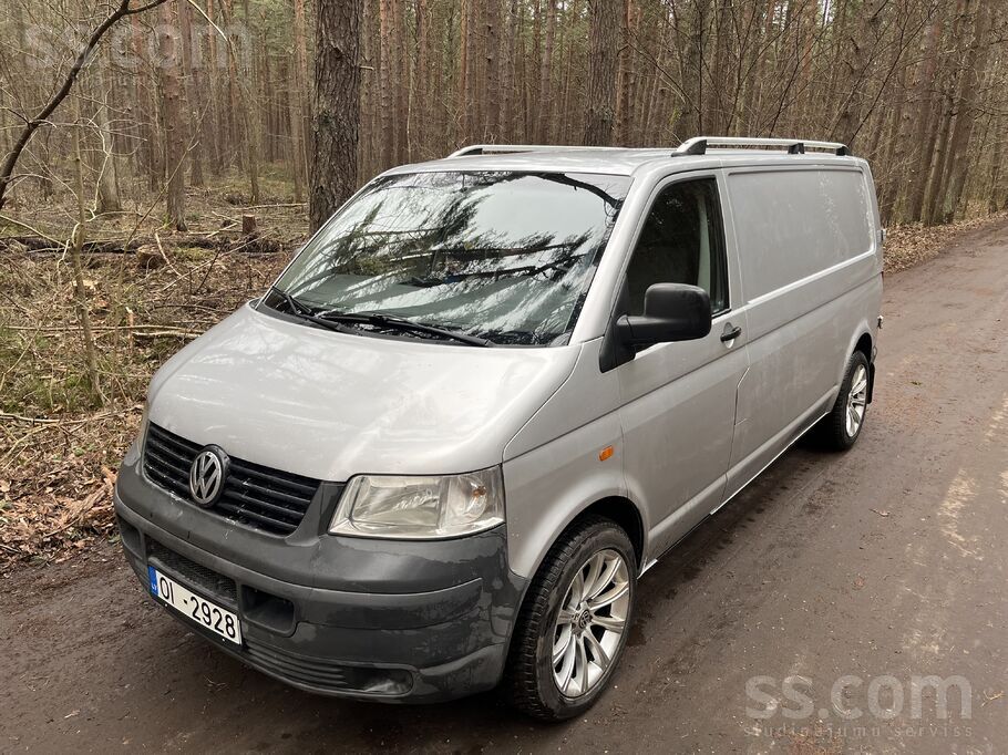 Volkswagen Īpašnieks pārdod labi saglabājušos busu T5 Transpo