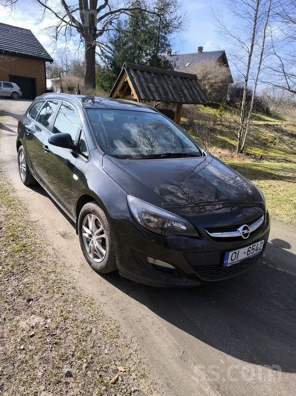 Opel Saistībā ar cita auto iegādi pārdod Opel Astra. No