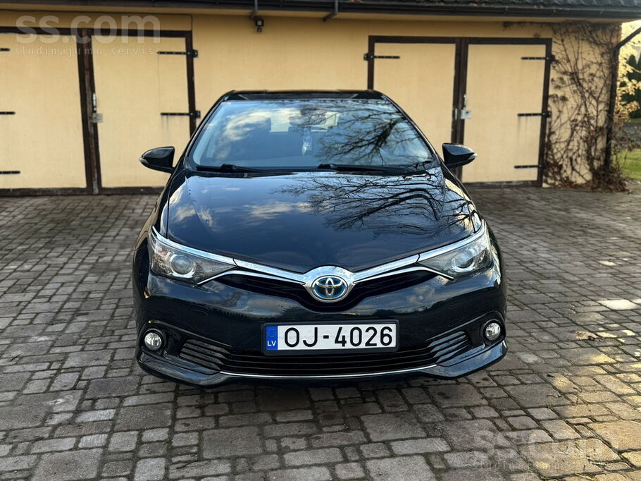 Toyota Sakarā ar darba auto piešķiršanu pārdodam Toyota A