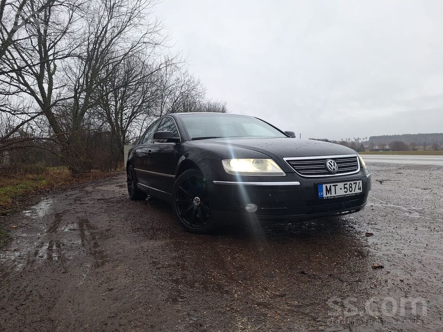 VW 3.0d 165kw Nedarbojas radio un ieplesti krēsli. Bildēs ir redzems. Izskat