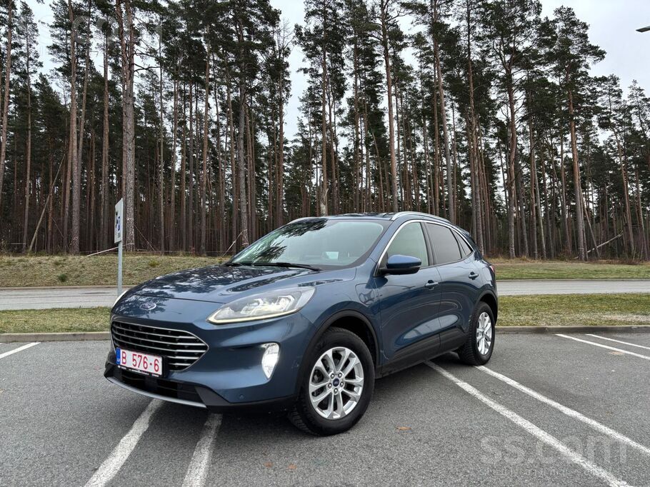 Ford Kuga Titanium X , plug in hibrīds (Phev)2. 5 benzīns/elektrība 112kw ,