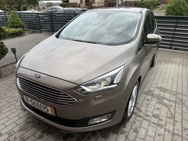 Vācu auto. 1.0 Benzīns Mehānika -Titanium modelis - Ļoti laba komplektācija.
