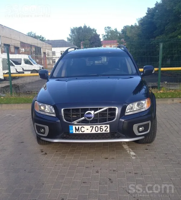 Volvo XC 70 - 1