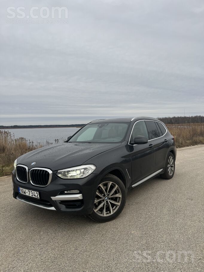 Pārdodu BMW X3,
2019. gads, 2.0 benzīns,
nobraukums – 69 000 km.
Aut
