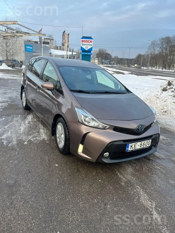 Toyota 7 vietīgs Prius+. Jaunas automašīnas stāvoklis. Ie