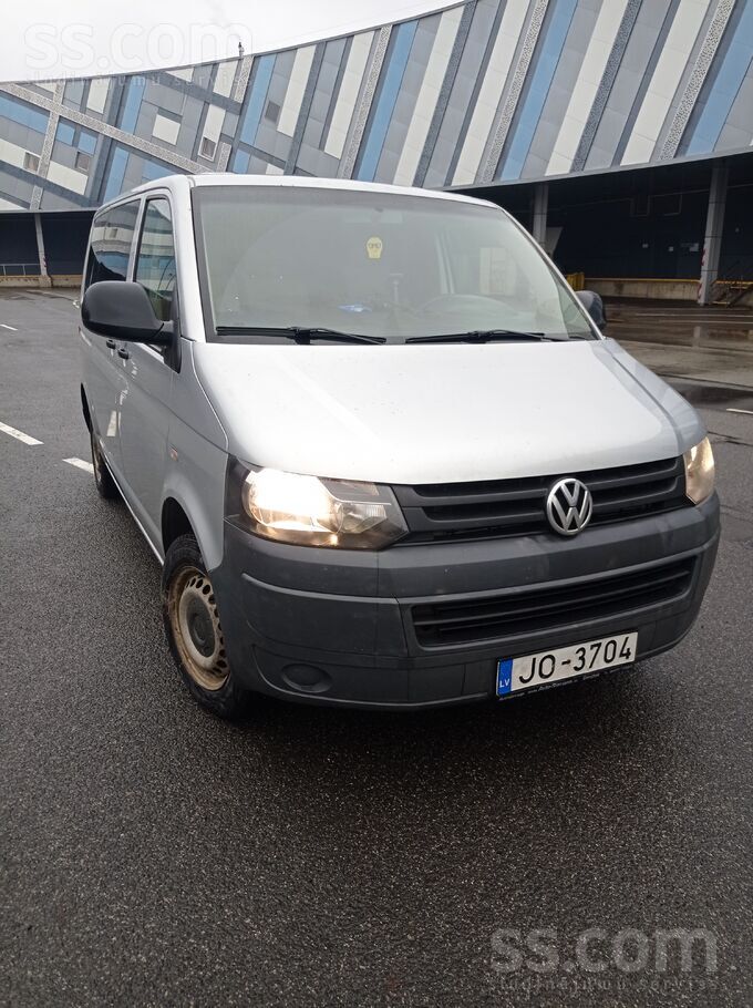 T5 Kombi busiņš 9 vietas labā teh. stāvoklī.
Pirms 15.tūkst mainīta zobsik