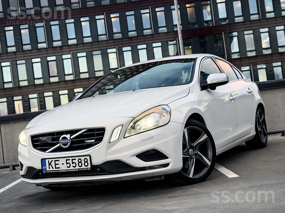 Volvo R-design. Automāts. Teicamā tehniskā un vizuālā st