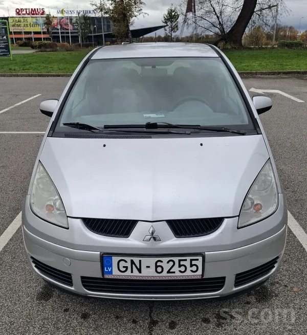 Pārdod Mitsubishi Colt 2007. gada. Ekonomisks (~6l uz 100km) 1.3 l benzīna d