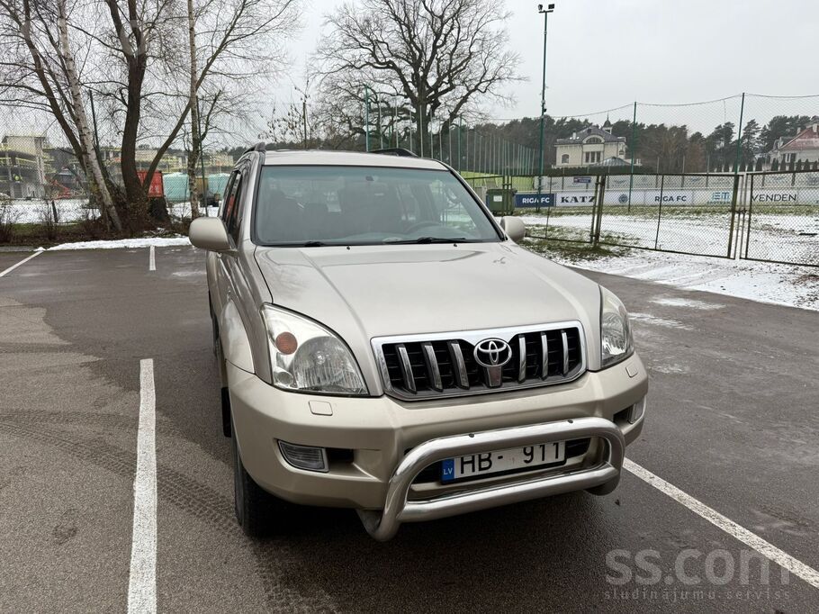 Toyota Landcruiser 120 , labā tehniskā stāvoklī.
8 Sēdvietas, automātiskā