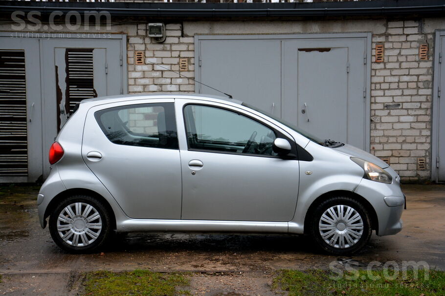 Toyota Aygo 1.0 i Exclusive komplektācijā Mehānika. Ir pilna servisa vēsture