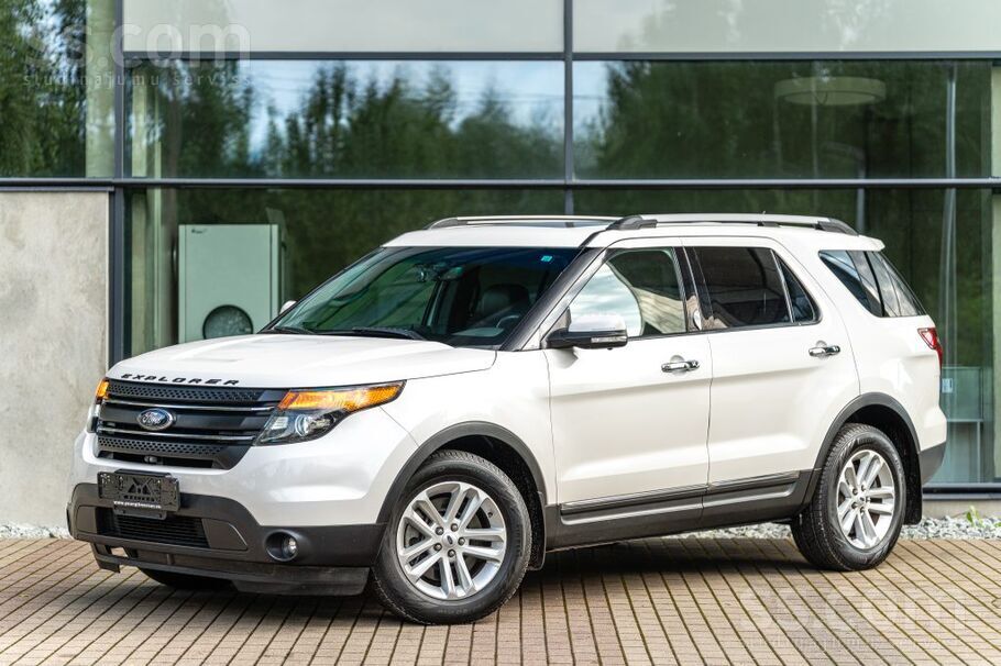 Auto ievests no Japānas, virsbūve bez nevienas rūsas, bez avārijām 7 vietas.