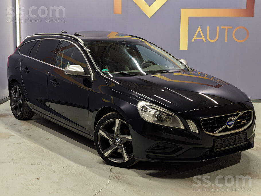 Volvo R-Design. Volvo V60 2.4 D5 Awd 158.kw/215.zs. Blac