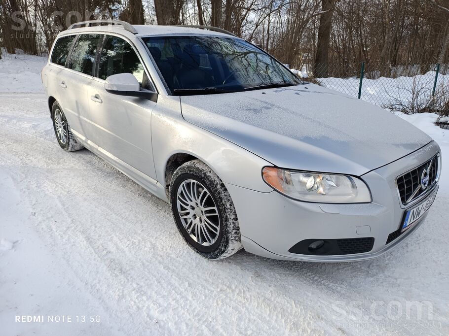Volvo Auto labā stāvoklī, arī lielie sali nebija šķērsli