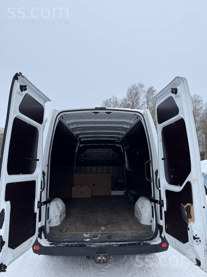 Parka maiņa
tilpums pilna transportlīdzekļa svars 3500 kg (3500 kg)
deg