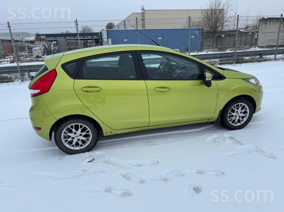 Pārdodu Ford Fiesta, pirmā reģistrācija 2013. gadā. Ļoti ekonomiska pilsētas