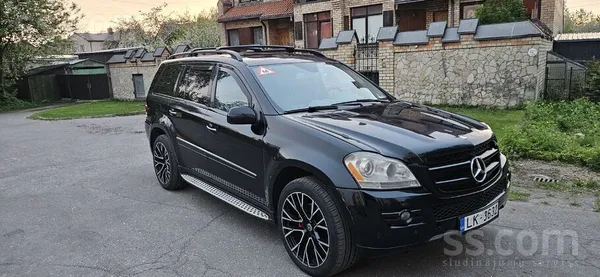 Продаю мерседес Gl450 .2007 год. Пробег 297500 км. 
4 matic .хорошее технич