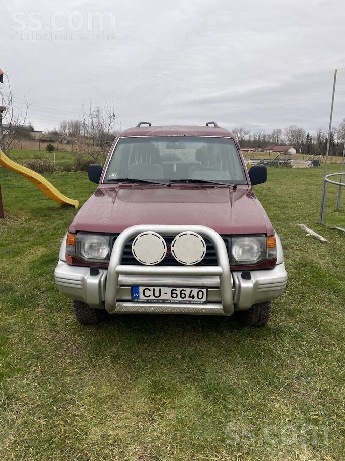 Mitsubishi Mitsubishi pajero 2.1992g 2, 5dizelits darbojas la