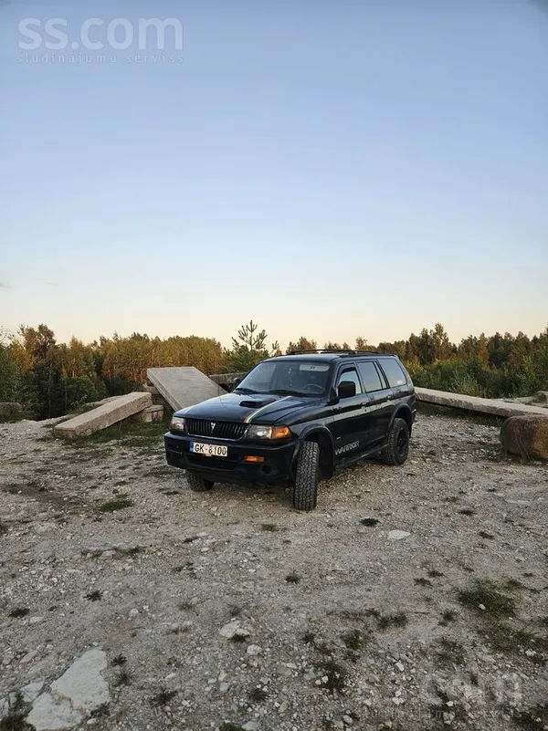 Mitsubishi Pajero - 1