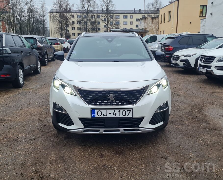 Peugeot Skaists auto tiko ievests no Francijas. Peugeot 30