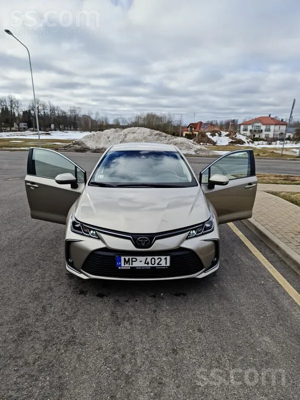 Toyota Pārdodu automašīnu labā tehniskā un vizuālā stāvok
