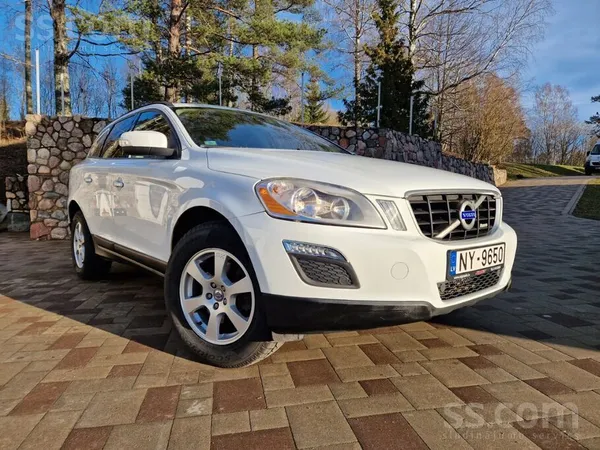 Volvo 4X4. Oriģināls noskrējiens. Ādas salons. Sēdekļu a