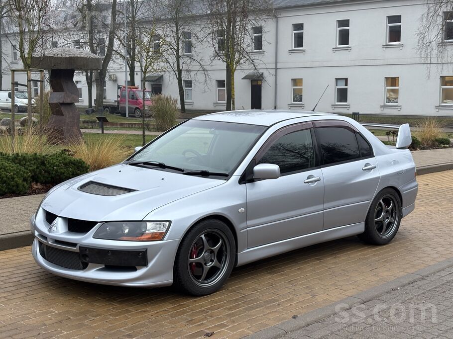 Mitsubishi evo 8 MR original with aluminum roof. Original MR Alcantar Recaro