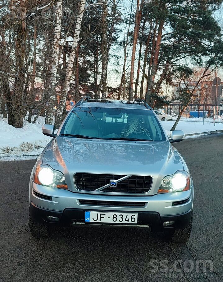 Volvo Labi uzturēts Volvo Xc90, 120 KW, ar 6 ātrumu manu