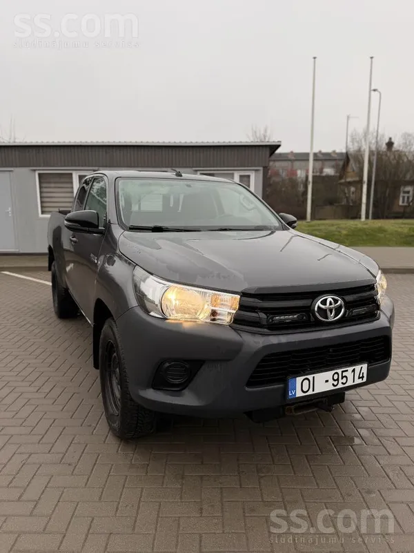 Toyota Pārdodu Toyota Hilux, 2019. gads, 2.4 dīzelis. 