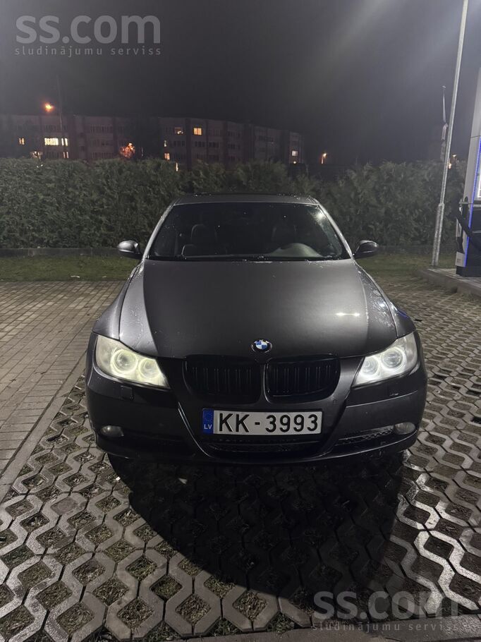 BMW Продаю машину bmw 330d + чип в хорошем техническом